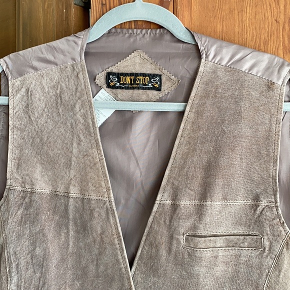 Vintage 80’s Leather vest in soft brown. Size XL. - Picture 2 of 8